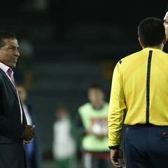 Desde la cabina de transmisión, el fútbol se ve muy fácil