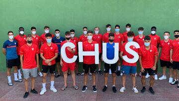 Homenaje de los chicos de la residencia en recuerdo de Jesús Carrión.