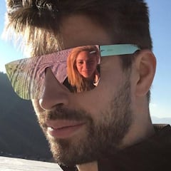 Piqué y Shakira juntos acallan rumores, con foto antigua