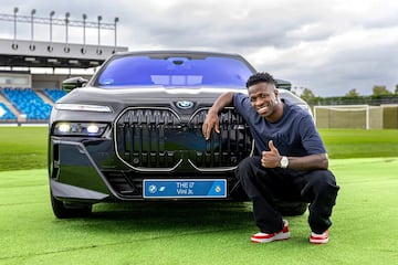 BMW i7 M70 xDrive (659 CV, 186.650 euros).