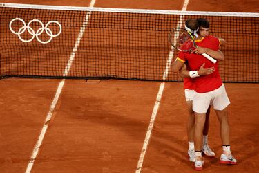 Rafa Nadal se despide de los Juegos Olímpicos tras caer en el dobles con Carlos Alcaraz frente a Rajeev Ram y Austin Krajicek.