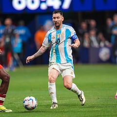 Canadá denuncia insultos racistas contra Moise Bombito tras el duelo ante Argentina