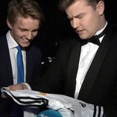 Ødegaard: deportista joven del año... y camiseta del Madrid