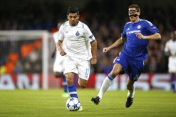 Nemanja Matic y Jesus Corona.