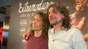 Robe Iniesta e I&ntilde;aki Ant&oacute;n en la presentaci&oacute;n de la gira de despedida de Extremoduro. 