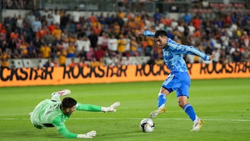 Jul 29, 2025; Houston, Texas, USA; UANL Tigres forward Angel Correa (7) with the ball in the second half against the Houston Dynamo at Shell Energy Stadium. Mandatory Credit: Sean Thomas-Imagn Images