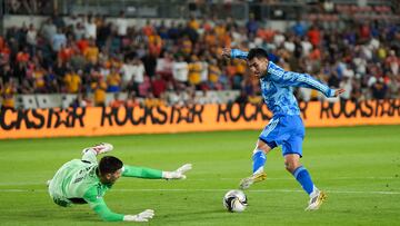 Jul 29, 2025; Houston, Texas, USA; UANL Tigres forward Angel Correa (7) with the ball in the second half against the Houston Dynamo at Shell Energy Stadium. Mandatory Credit: Sean Thomas-Imagn Images
