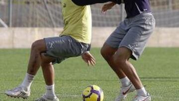 <b>A POR TODAS. </b> Los amarillos no se fían de su rival en el derbi.