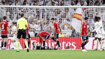 Los jugadores del Celta se lamentan por un gol encajado en el Bernabéu contra el Real Madrid.