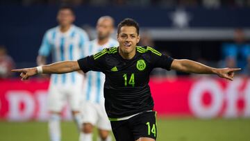 Chicharito, m&aacute;s caro que cuatro selecciones de Copa Am&eacute;rica