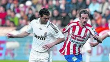 <b>LUJAZO DE HIGUAÍN. </b>El argentino dio el pase de gol a Marcelo con un perfecto taconazo que el brasileño acabó convirtiendo en el tercer gol del Madrid.