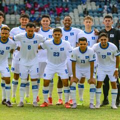 El Salvador golea y Honduras mantiene paso perfecto en las Eliminatorias de Concacaf