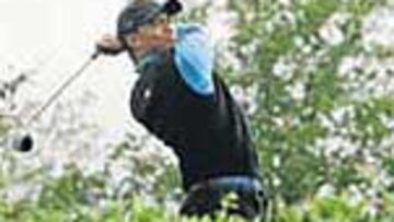 Tiger Woods tuvo otro día gris.