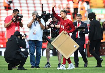 Así se despidió de Anfield un emocionado Firmino.