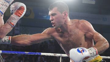 Sergio Garc&iacute;a golpea a Rabchanka durante su combate.
  