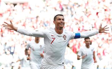 Portugal 1-0 Marruecos | Un gran cabezazo de Cristiano Ronaldo abrió el marcador en el Luzhniki.

