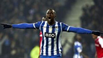 Jackson Martínez celebra un tanto con el Oporto.