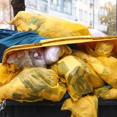 Buenas noticias para miles de madrileños: estos son los que quedan exentos de pagar la nueva tasa de basuras en Madrid