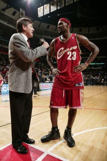 Craig Sager junto a LeBron James hace 11 años.