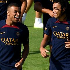 Ethan and Kylian Mbappé could play together for PSG: what position does the younger sibling play? Is he as good as his brother?
