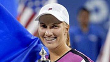 <b>DE ESTRENO. </B>Huznetsova ganó a Dementieva y se convirtió en la primera rusa que gana en Nueva York.