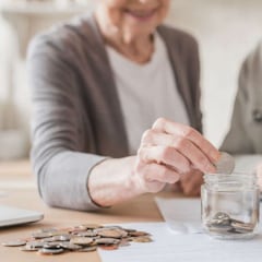 Habrá bajada de pensiones: el Gobierno investigará las “cantidades excesivas” y estos serán los afectados en México