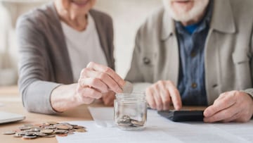 Sheinbaum someterá a revisión las pensiones millonarias de Pemex y promete cambiar su sistema de jubilación.