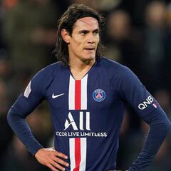 El Benfica se harta del 'caso Cavani'