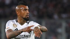 Colo Colo presenta su nueva camiseta por el Centenario y las redes estallan