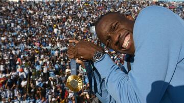 Letsile Tebogo, en su recibimiento tras el oro olímpico en París.