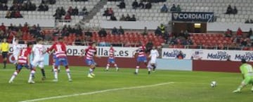 3-0. Gameiro, con ayuda de Roberto, subió el tercer tanto al marcador.