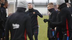 Iniesta, entre algodones para Villarreal; Rafinha se reincorpora