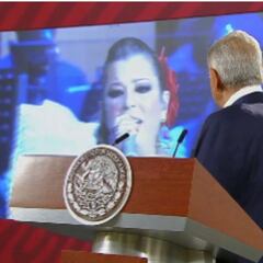 AMLO celebra con cumbia el triunfo de Gustavo Petro en Colombia