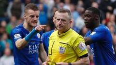 Jamie Vardy protestó airadamente su expulsión ante el West Ham.