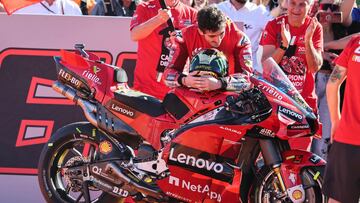Bagnaia celebra su t¨ªtulo de campe¨®n del mundo con Ducati en MotoGP.