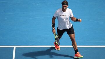 Rafael Nadal celebra un punto durante su partido ante Florian Mayer en el Open de Australia.