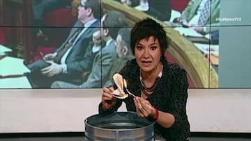 Premian a la colaboradora de TV3 que quem車 la Constituci車n