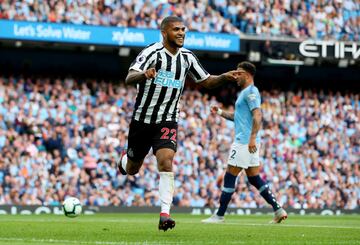 DeAndre Yedlin, fue transferido al Tottenham Hotspur en 2014 por la cantidad de 3.5 millones de dólares. 
