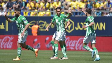 Tello celebra su gol.