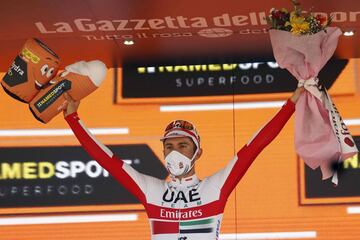 Diego Ulissi gana la etapa de hoy. 
