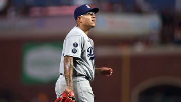 Julio Urías muestra su habilidad para domina la pelota con el bat