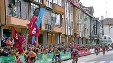 <b>GANADOR. </b>Koldo Fernández, por delante de Dekker y Ventoso.