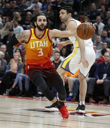 Las viejas equipaciones con el relieve de las montañas a la afueras de Salt Lake City están en el recuerdo de todos por los gloriosos tiempos de Karl Malone y John Stockton. Esta vez se apuesta por un degradado de tonos cálidos que evoca otra zona del estado mucho más árida y desértica: “las puestas de sol y los amaneceres en las zonas de cañones del sur de Utah”. Unas líneas recrean además la forma del estado mormón y también hay recuerdo en los laterales para las dos autopistas principales que lo recorrern, la I-15 y que une Salt Lake City y Moab.