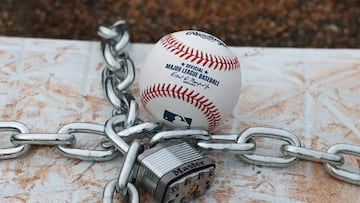 Por tercera jornada consecutiva MLB y MLBPA negociaron un nuevo acuerdo colectivo y la liga insistió en pactar el CBA antes del 28 de febrero.