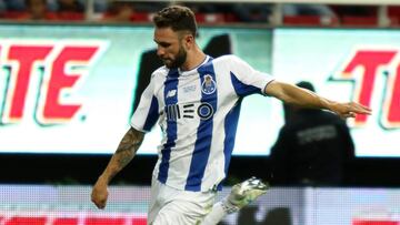 Porto le nego a Layún su salida... 2 equipos lo querían