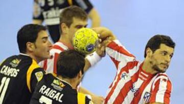 Pobre partido del Atlético, que gana pero cede el liderato