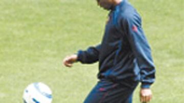 Etoo empezó a tocar balón ayer.