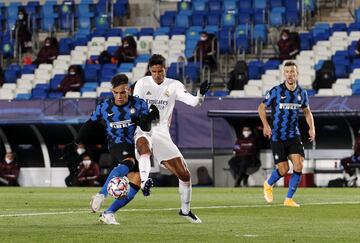 2-1. Lautaro Martínez marcó el primer gol.