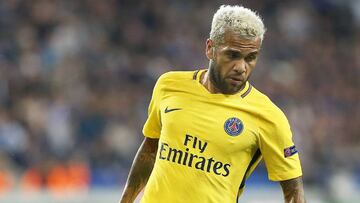 Dani Alves con el PSG.