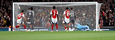 Exhibición de golazos de Declan Rice. Otra falta que clava el mediocentro gunner, esta vez al lado de Courtois, pero en la mismísima escuadra.